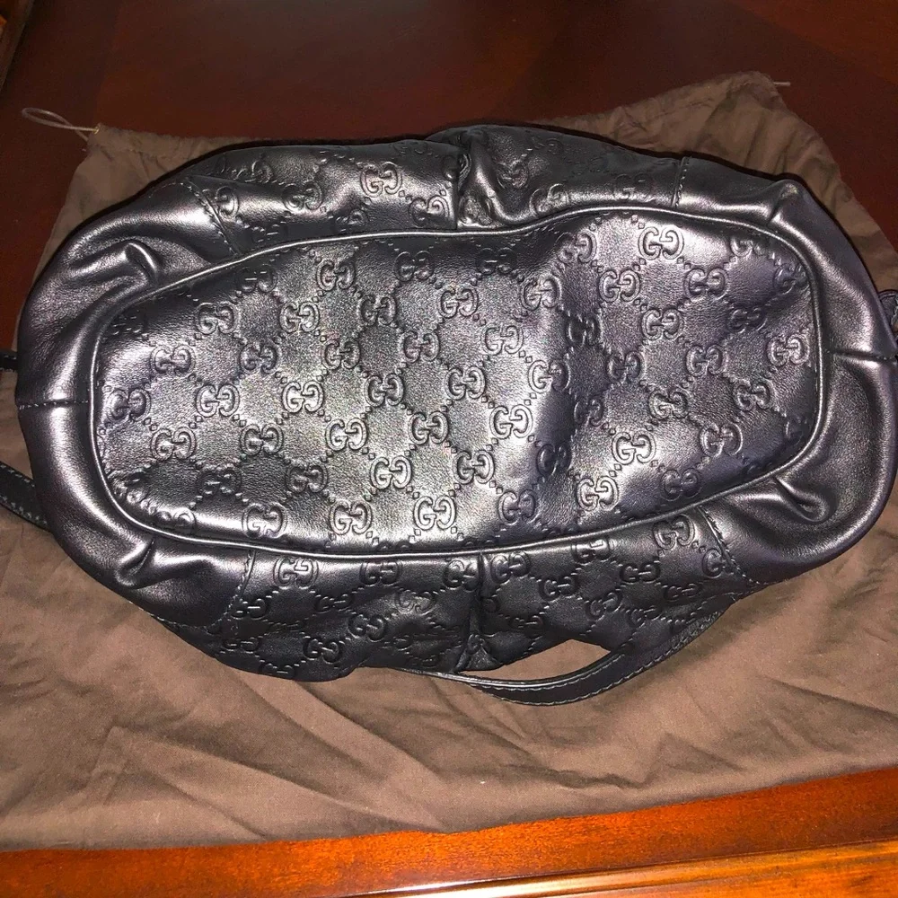 Authentic New Gucci Sukey Leather Bag Model : 247902 - Picture 5 of 16